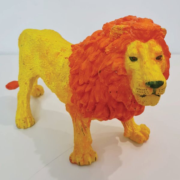 LIONS Figurines Orange Yellow