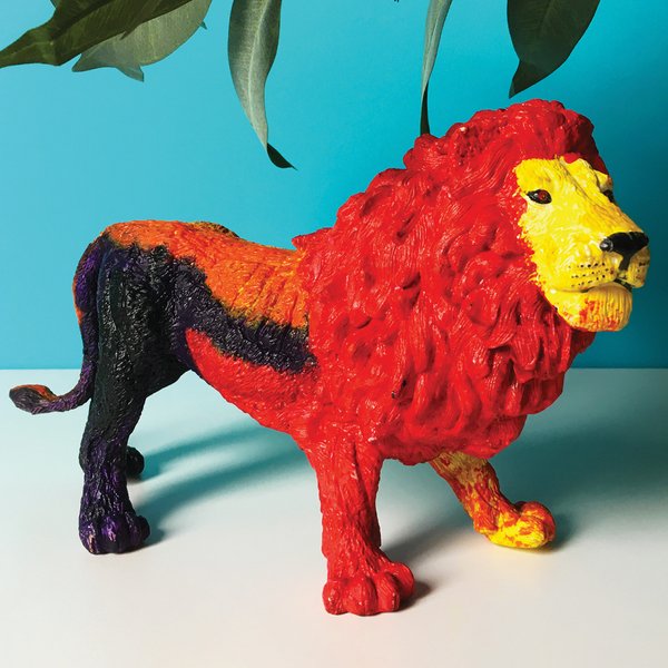 LIONS Figurines Red Yellow Black 